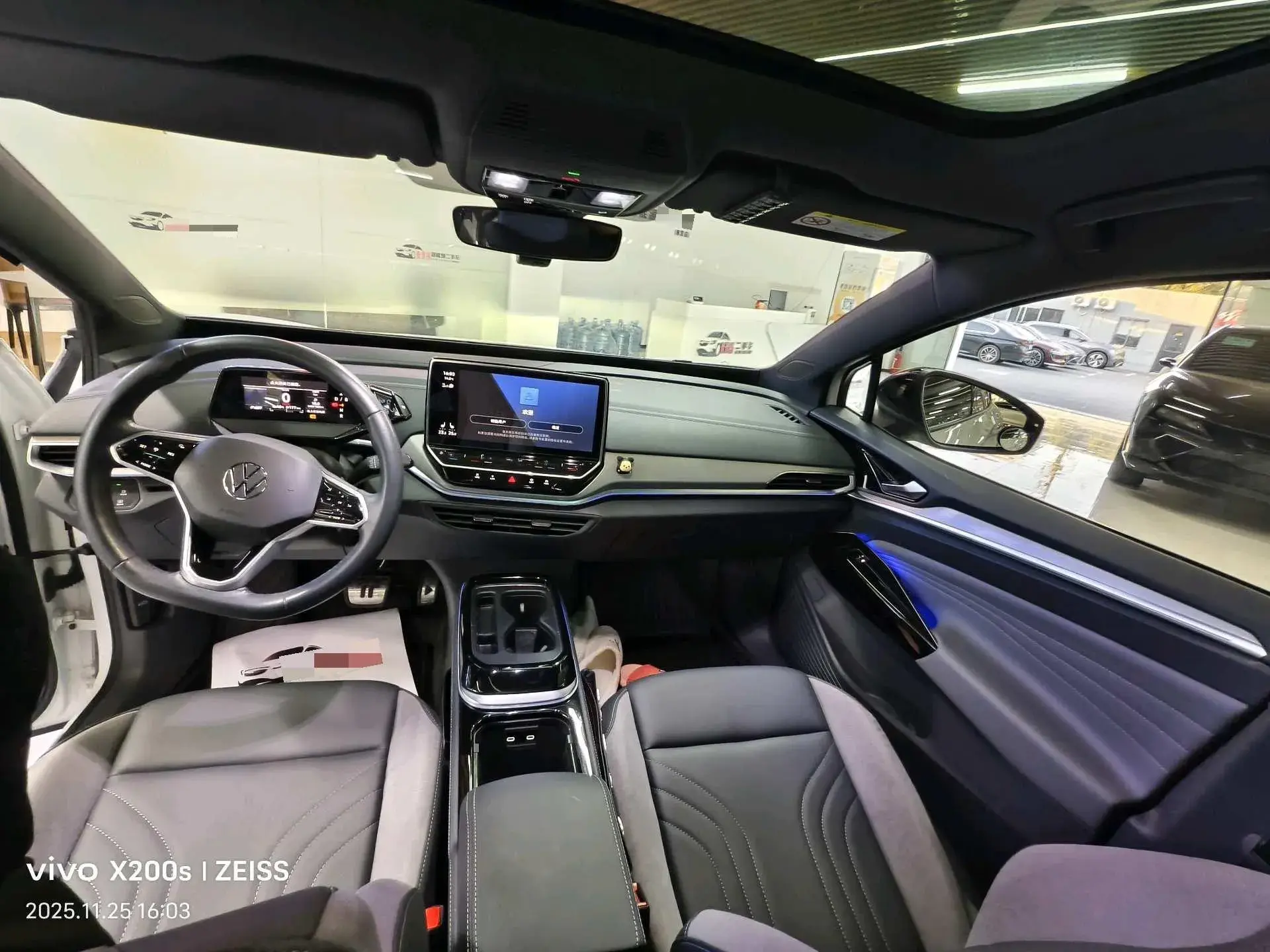 2022 VOLKSWAGEN ID.4 thumbnail 3