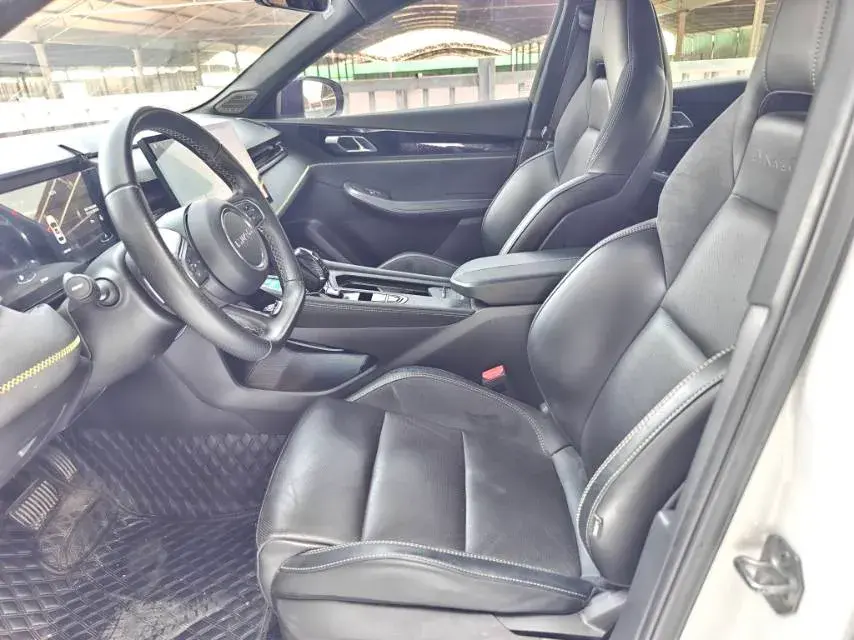 2023 LYNK&CO 03 thumbnail 4