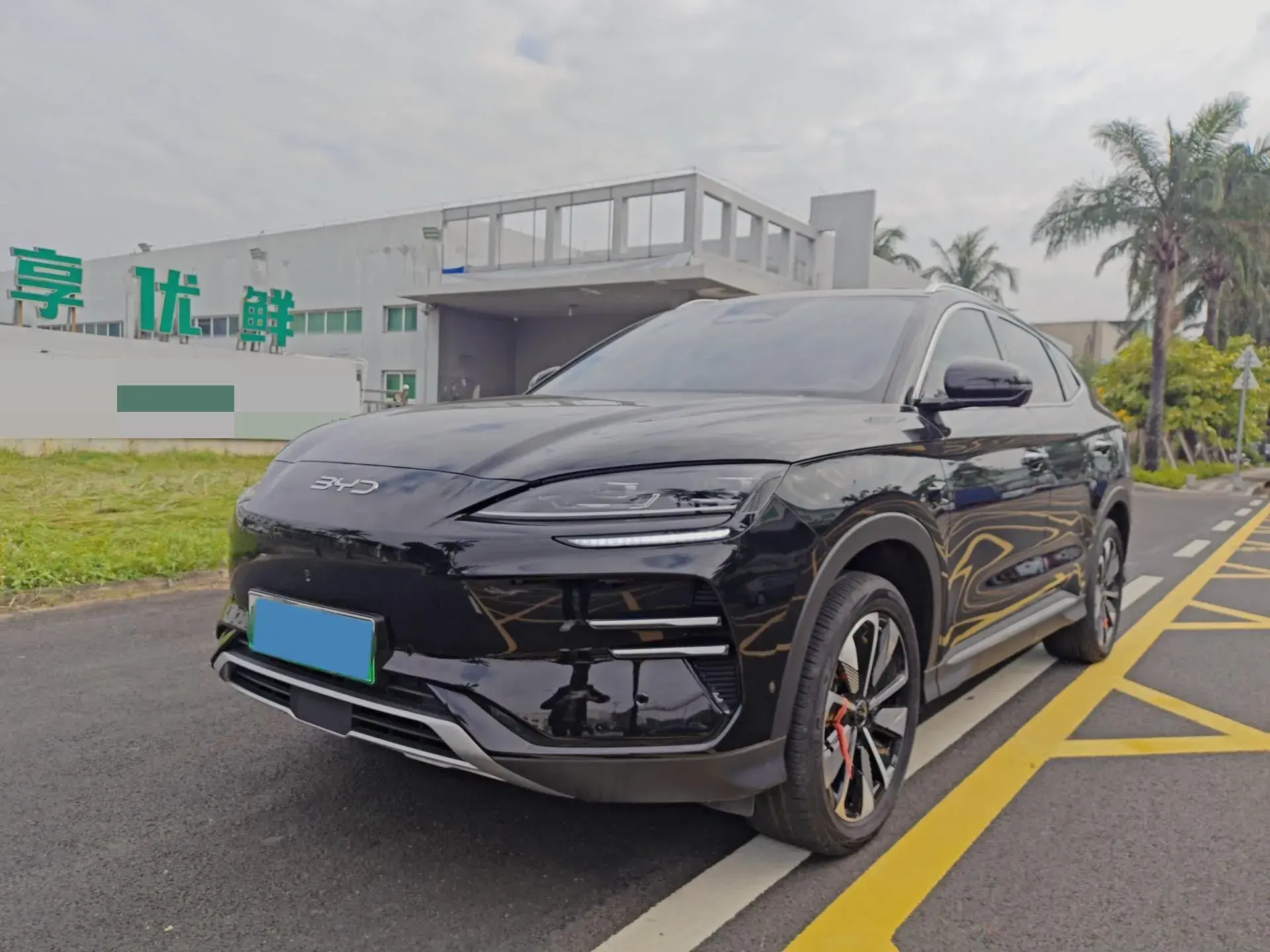 2025 BYD SONG view 1