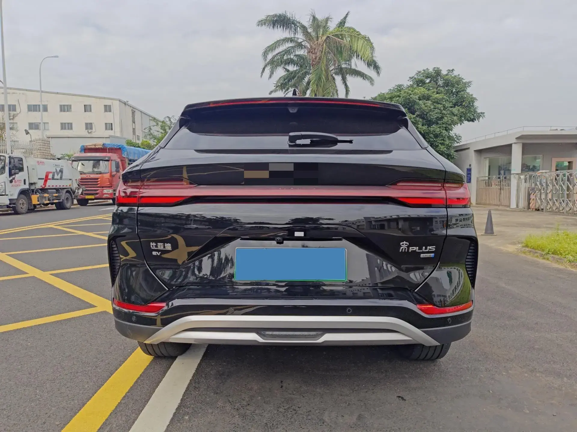 2025 BYD SONG thumbnail 4