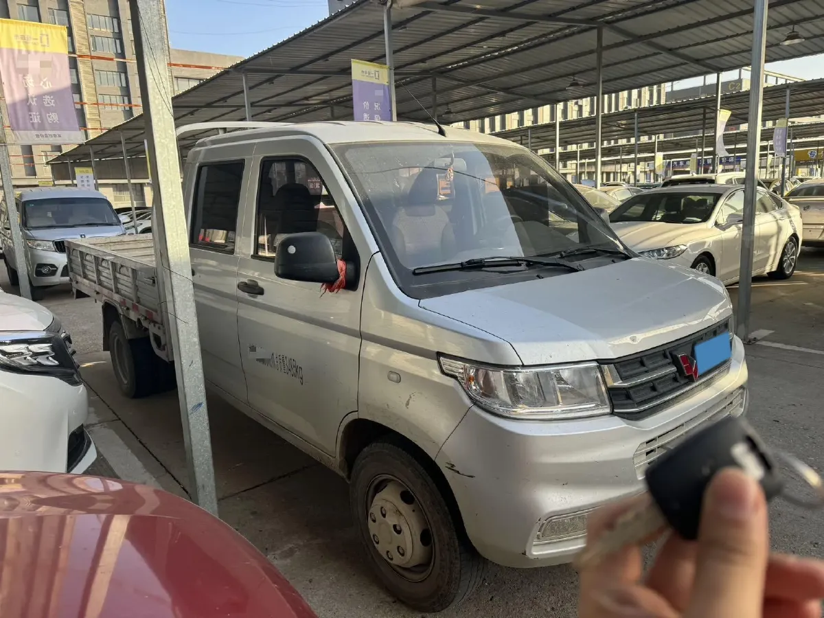 2022 WuLing RongGuang New Truck 1.8L 125HP L4 5MT,autocango,china used car exporter,china ev exporter,chinese used car exporter,chinese used ev exporter