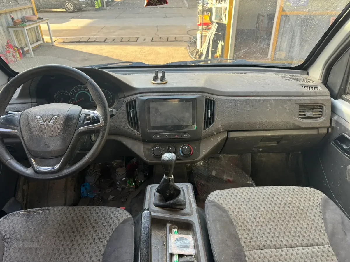 2022 WuLing RongGuang New Truck 1.8L 125HP L4 5MT,autocango,china used car exporter,china ev exporter,chinese used car exporter,chinese used ev exporter