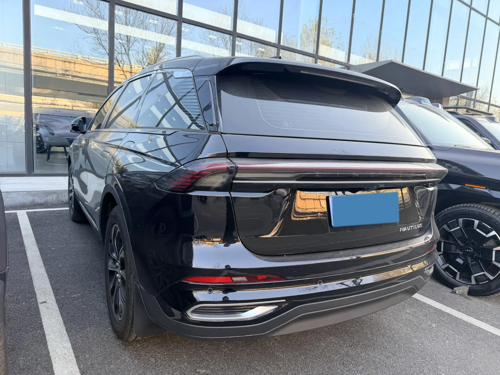 2025 LINCOLN NAUTILUS thumbnail 4