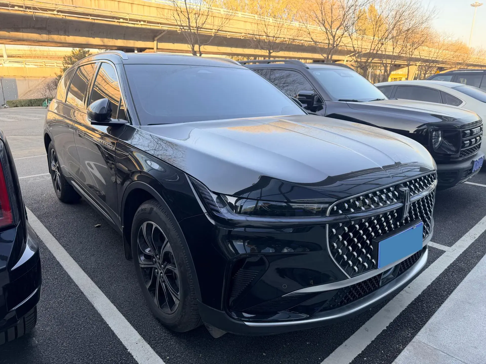 2025 LINCOLN NAUTILUS thumbnail 2