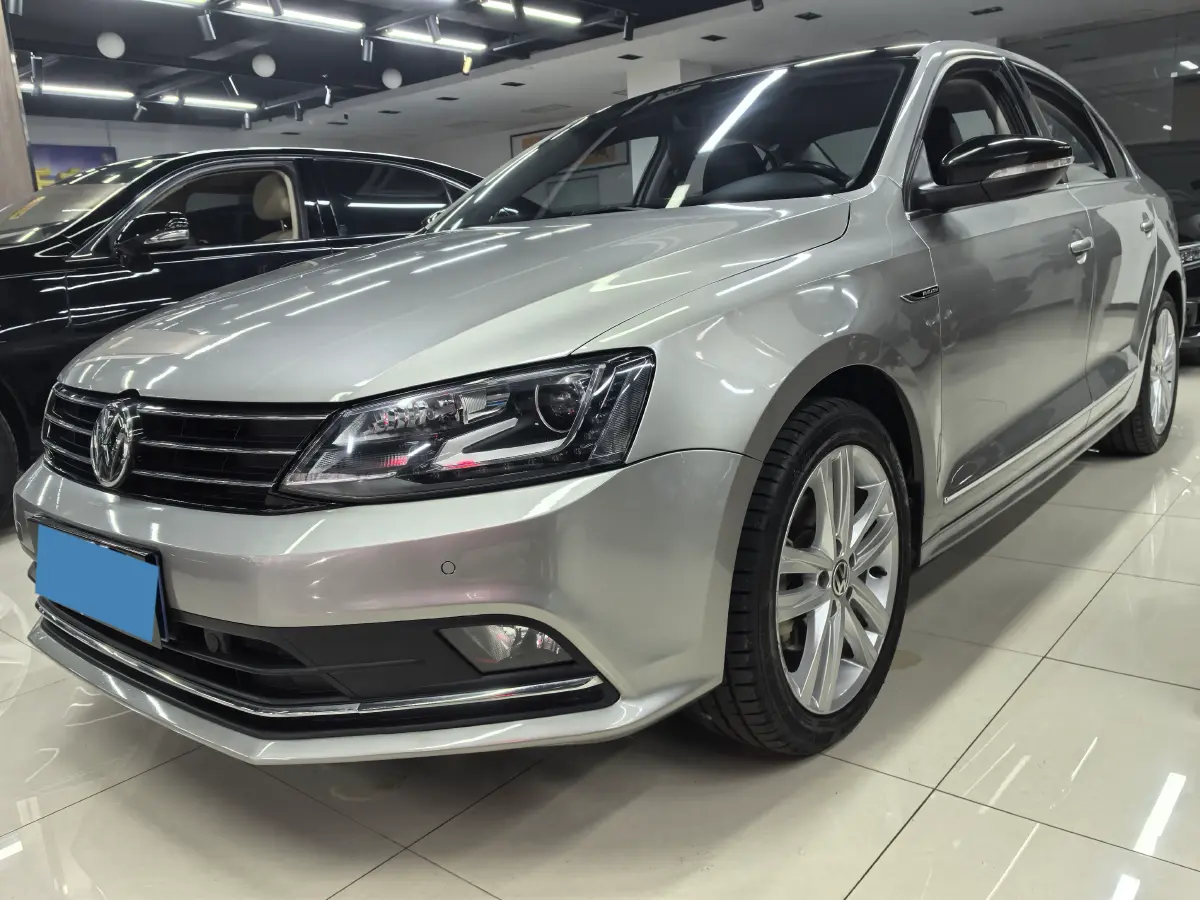 2018 Volkswagen Sagitar 1.4T 150HP L4 7DCT