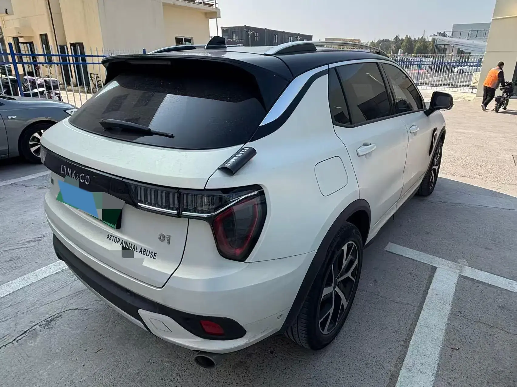 2019 LYNK&CO 01 thumbnail 4