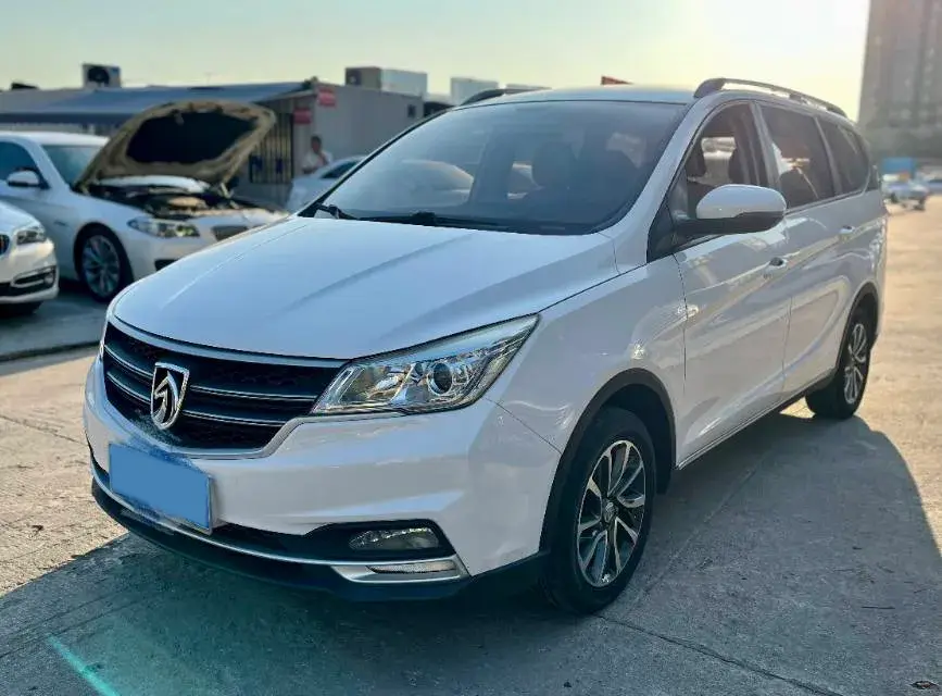 2019 BAOJUN 730 view 1