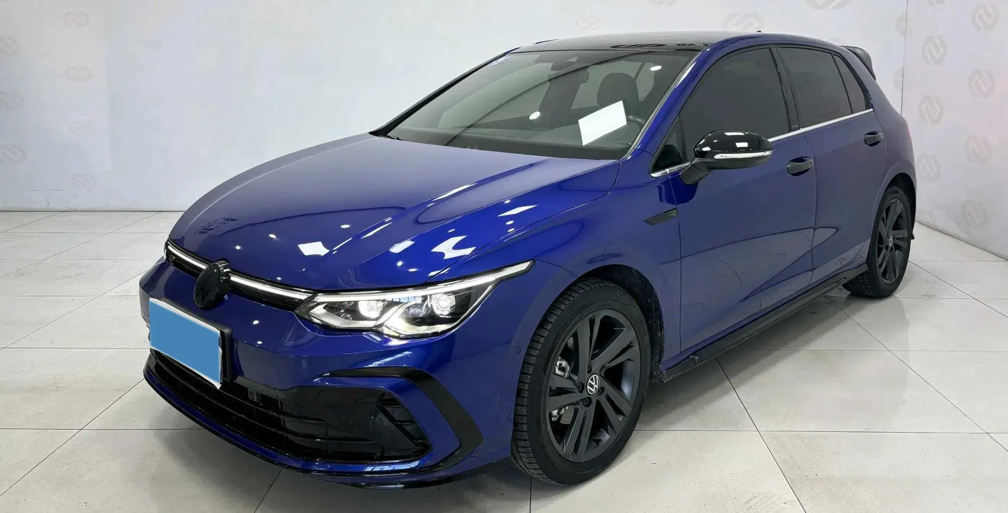 2021 VOLKSWAGEN GOLF view 1