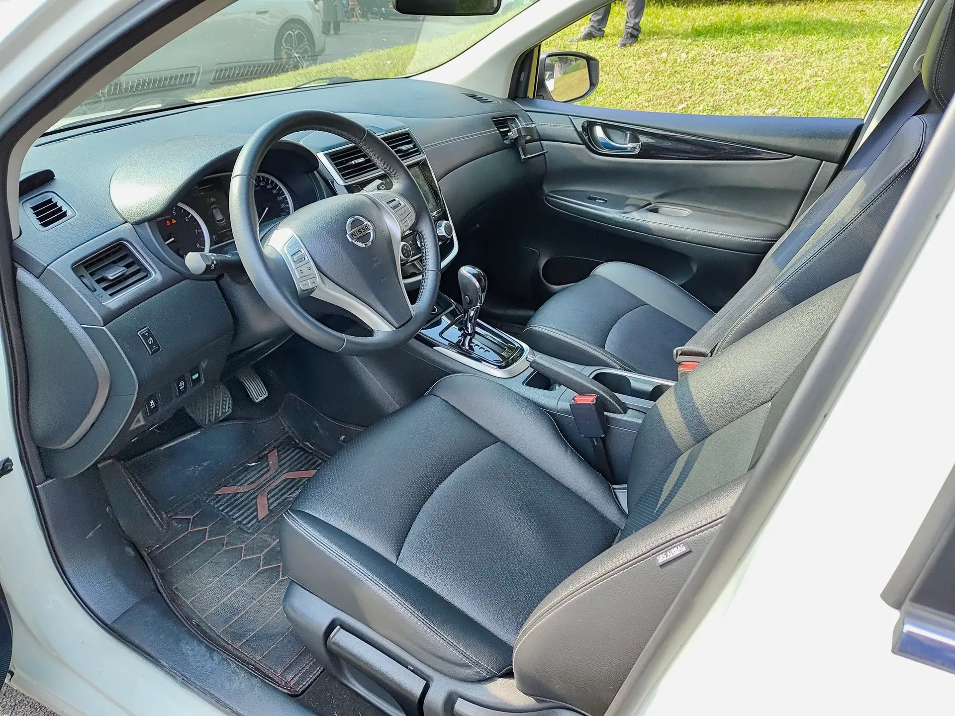 2021 NISSAN TIIDA thumbnail 4