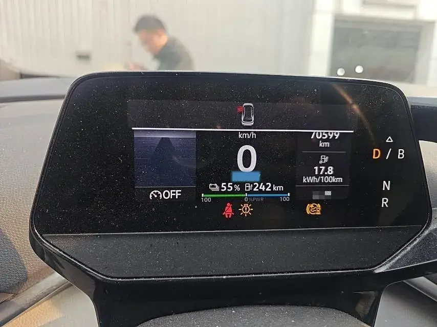 2021 VOLKSWAGEN ID.4 thumbnail 3