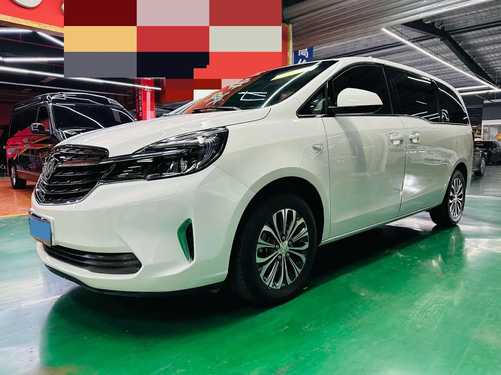 2022 BUICK GL8 view 1