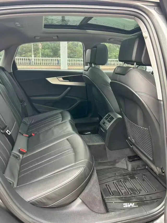 2020 Audi A4L 2.0T 150HP L4 7DCT,autocango,china used car exporter,china ev exporter,chinese used car exporter,chinese used ev exporter