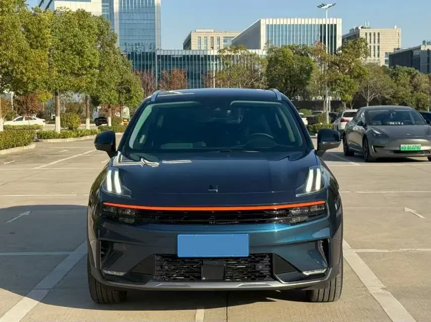 2020 LYNK&CO 06 thumbnail 2