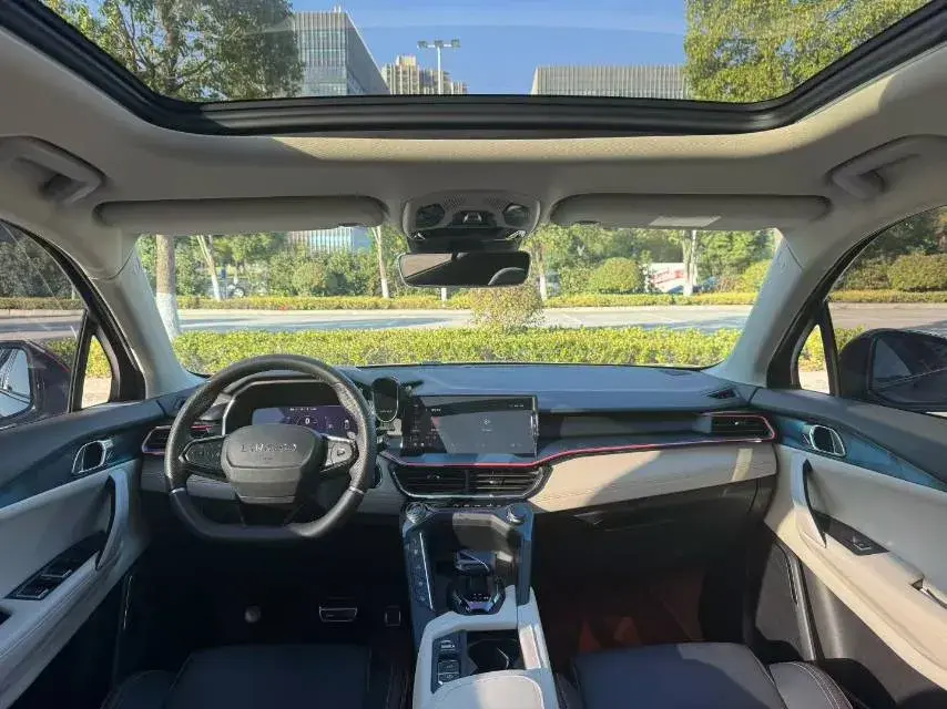 2020 LYNK&CO 06 thumbnail 4