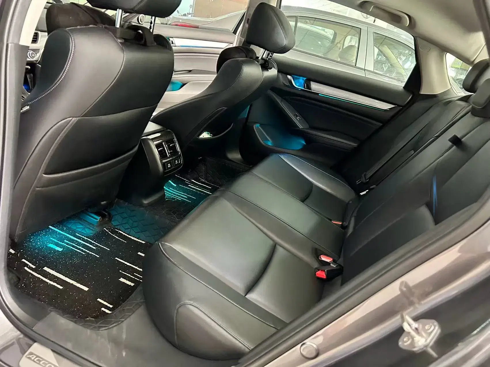 2018 HONDA ACCORD thumbnail 4