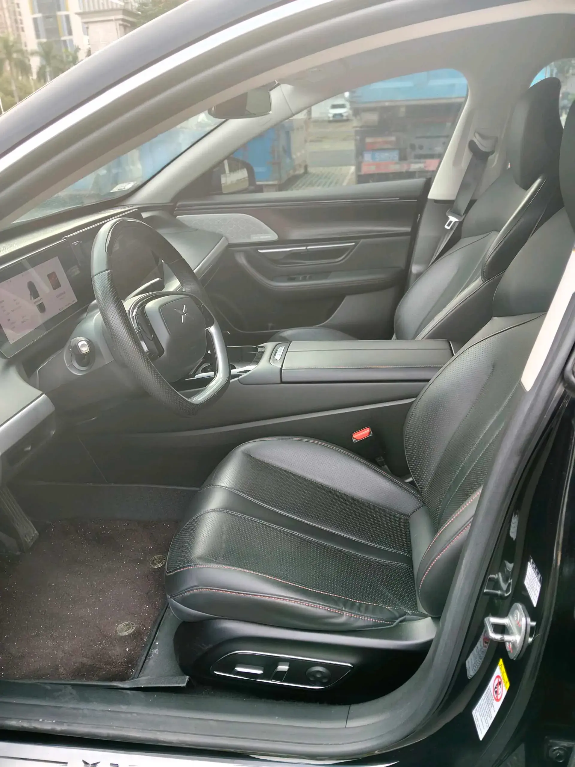 2022 XPENG P7 thumbnail 4