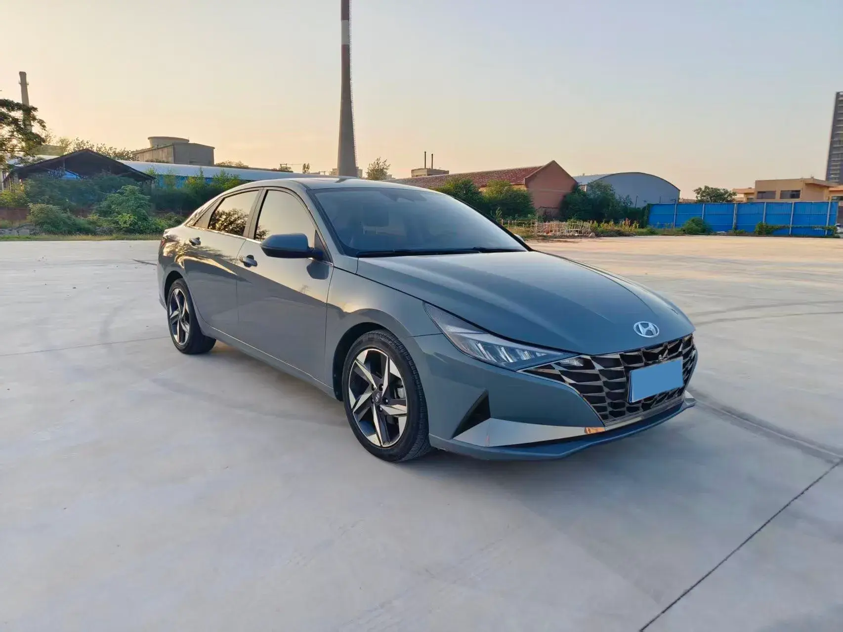 2023 HYUNDAI ELANTRA thumbnail 2