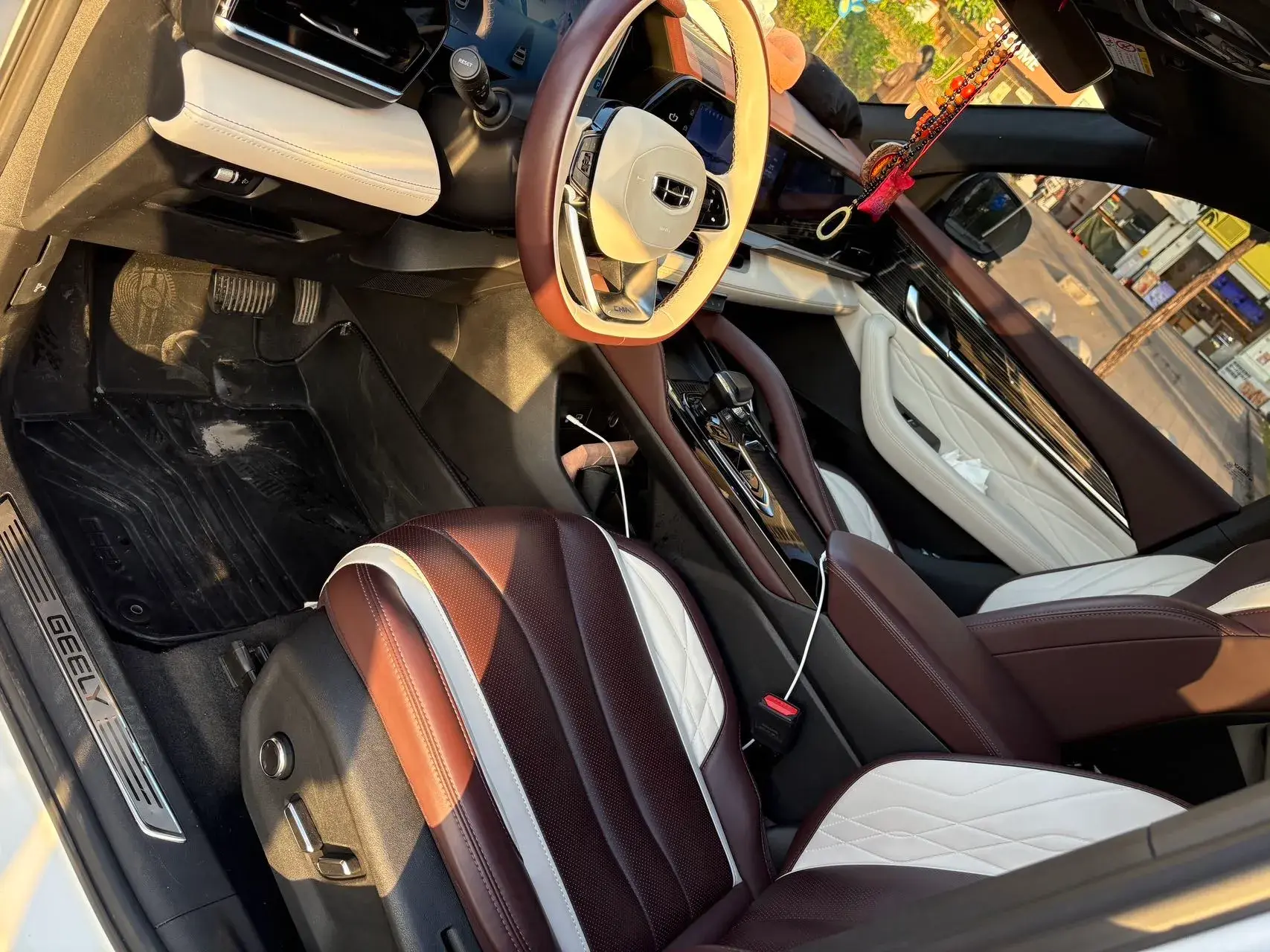 2021 GEELY MONJARO thumbnail 4