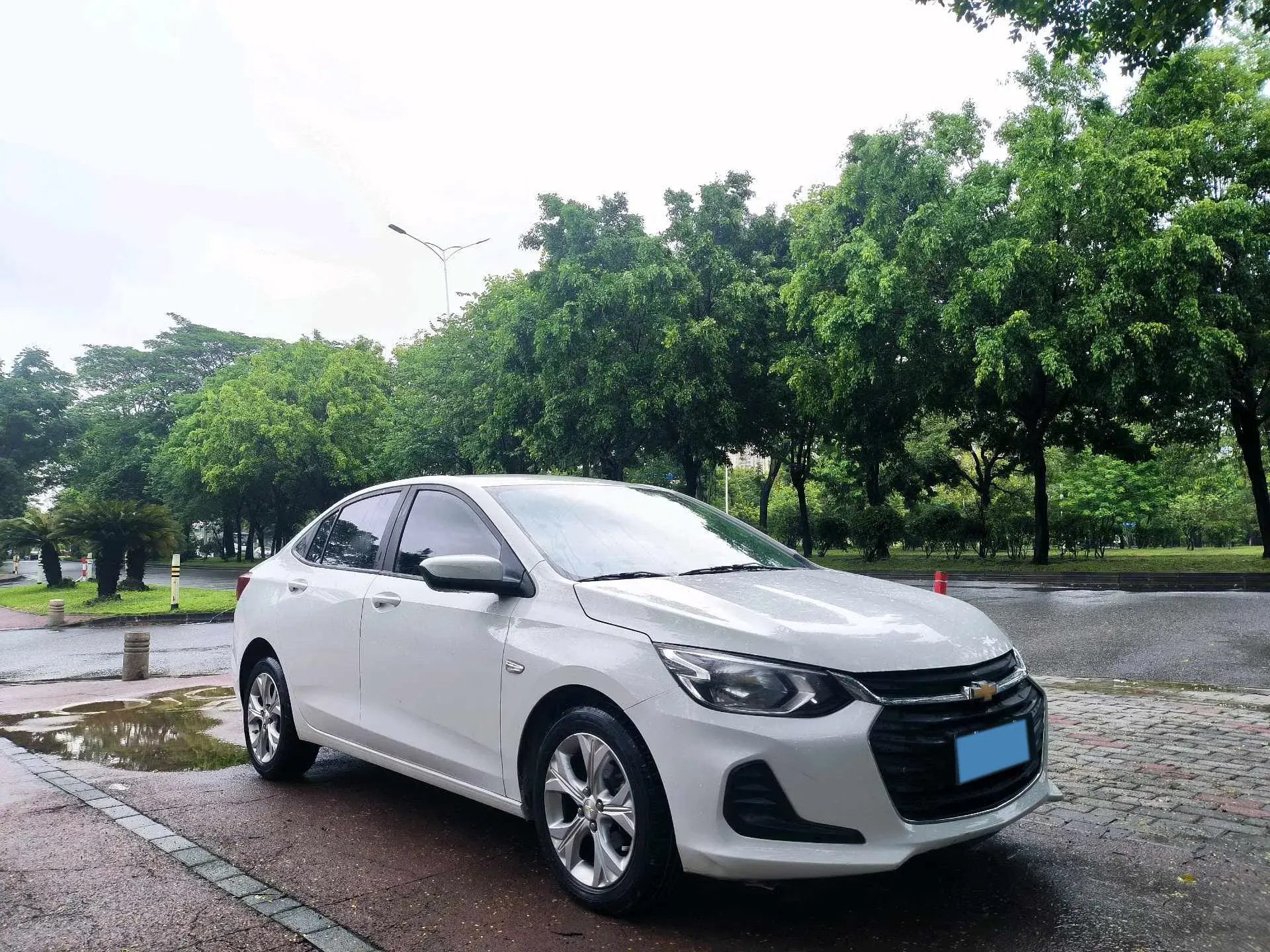 2020 CHEVROLET CAVALIER thumbnail 3