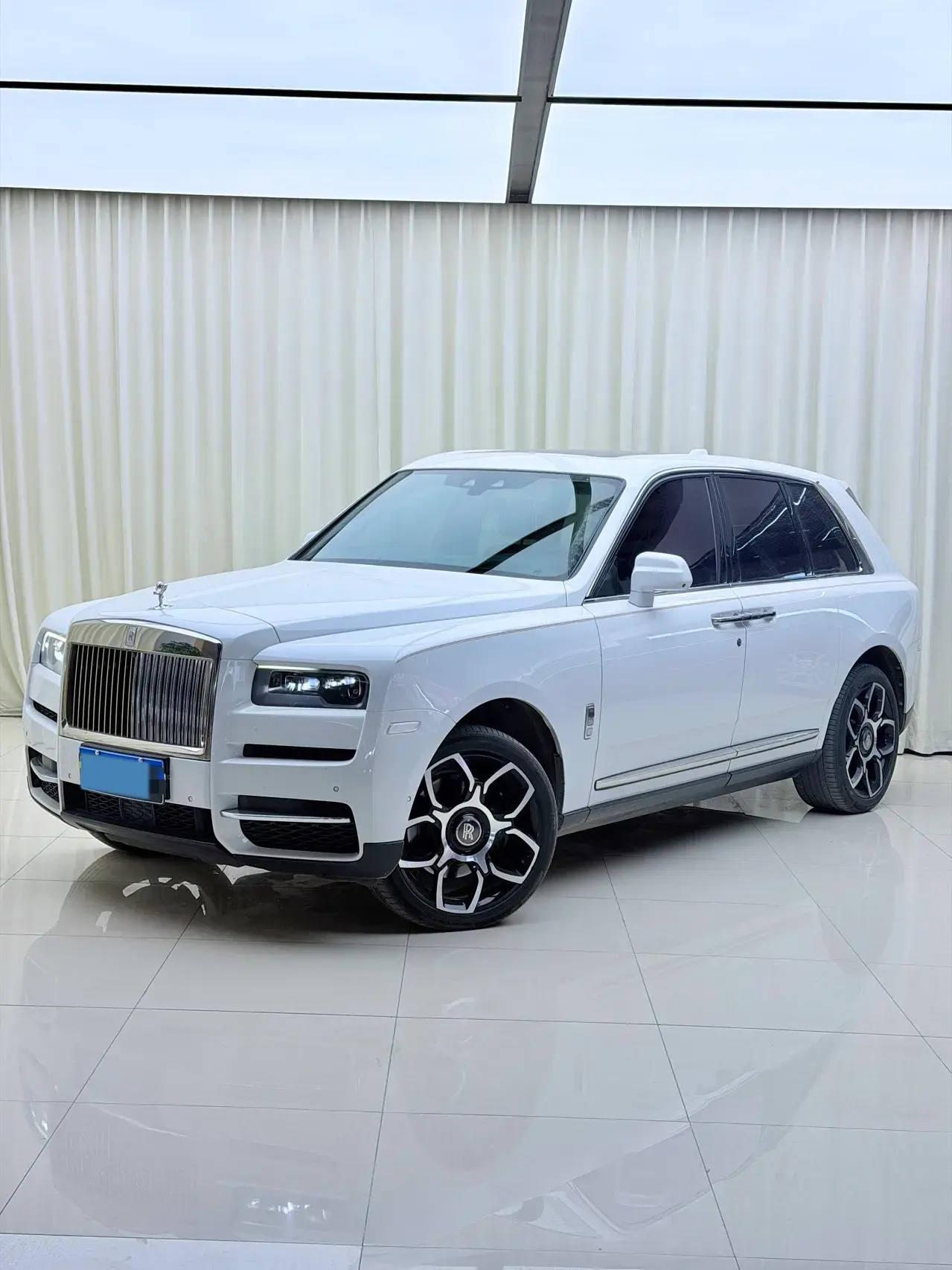 2018 ROLLS-ROYCE CULLINAN view 1