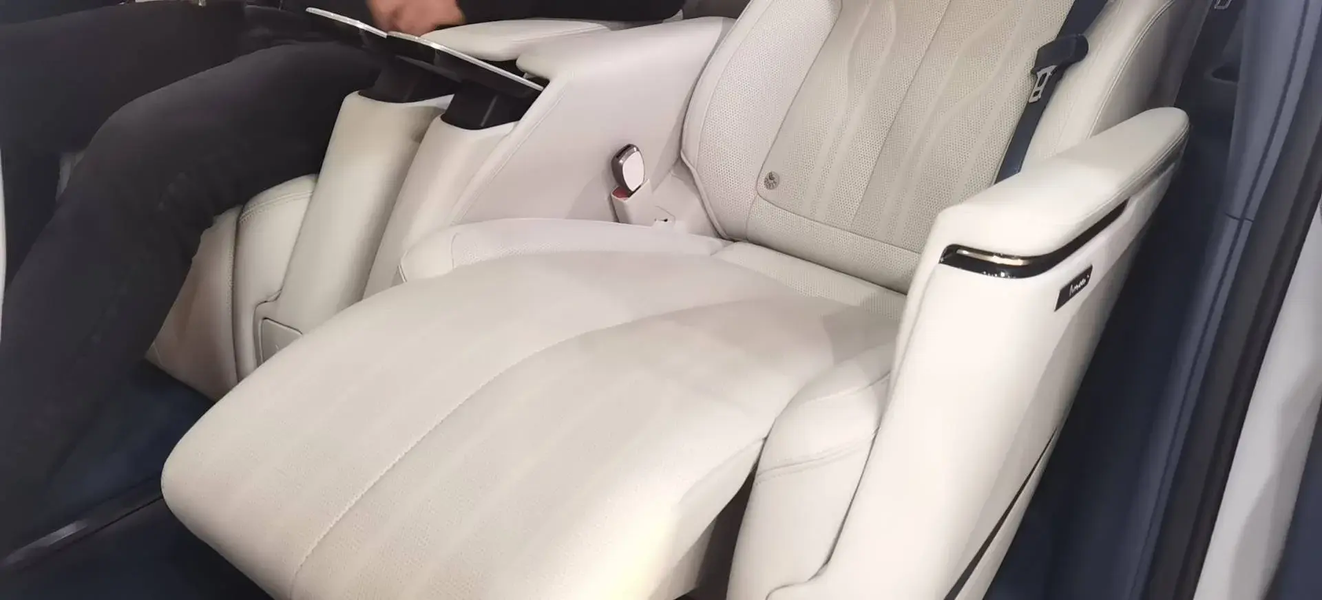 2023 BUICK CENTURY thumbnail 4