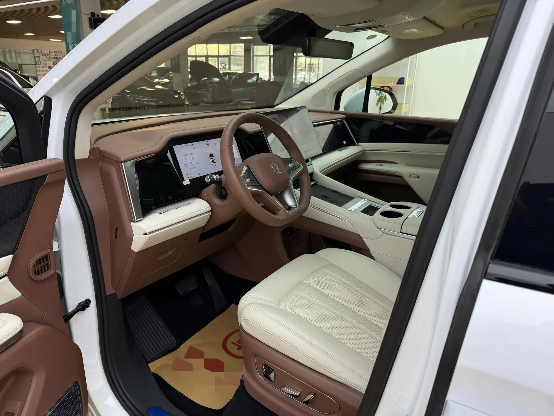 2025 BYD XIA thumbnail 4