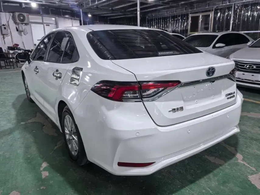 2023 TOYOTA COROLLA thumbnail 4