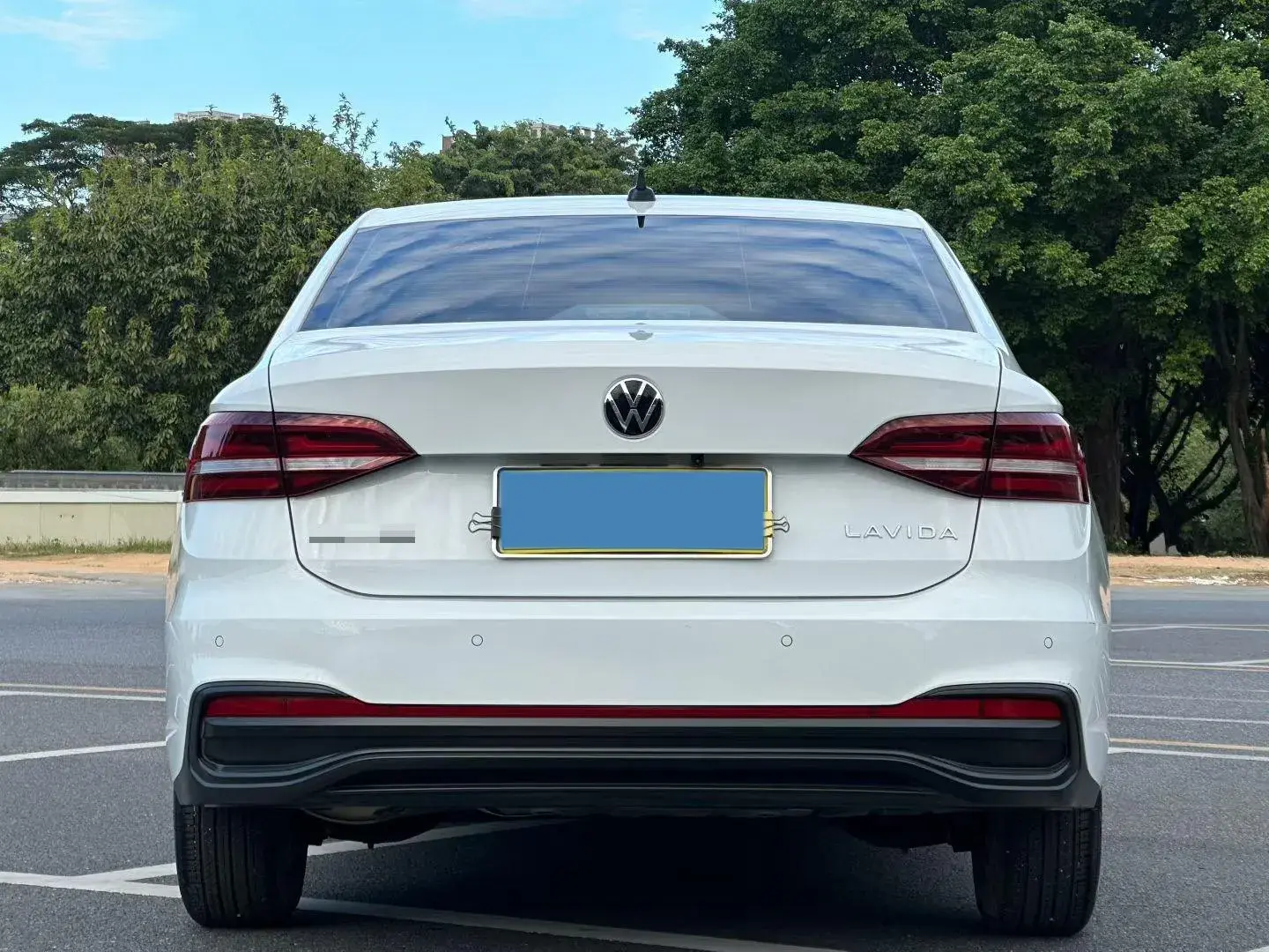 2023 VOLKSWAGEN LAVIDA thumbnail 4