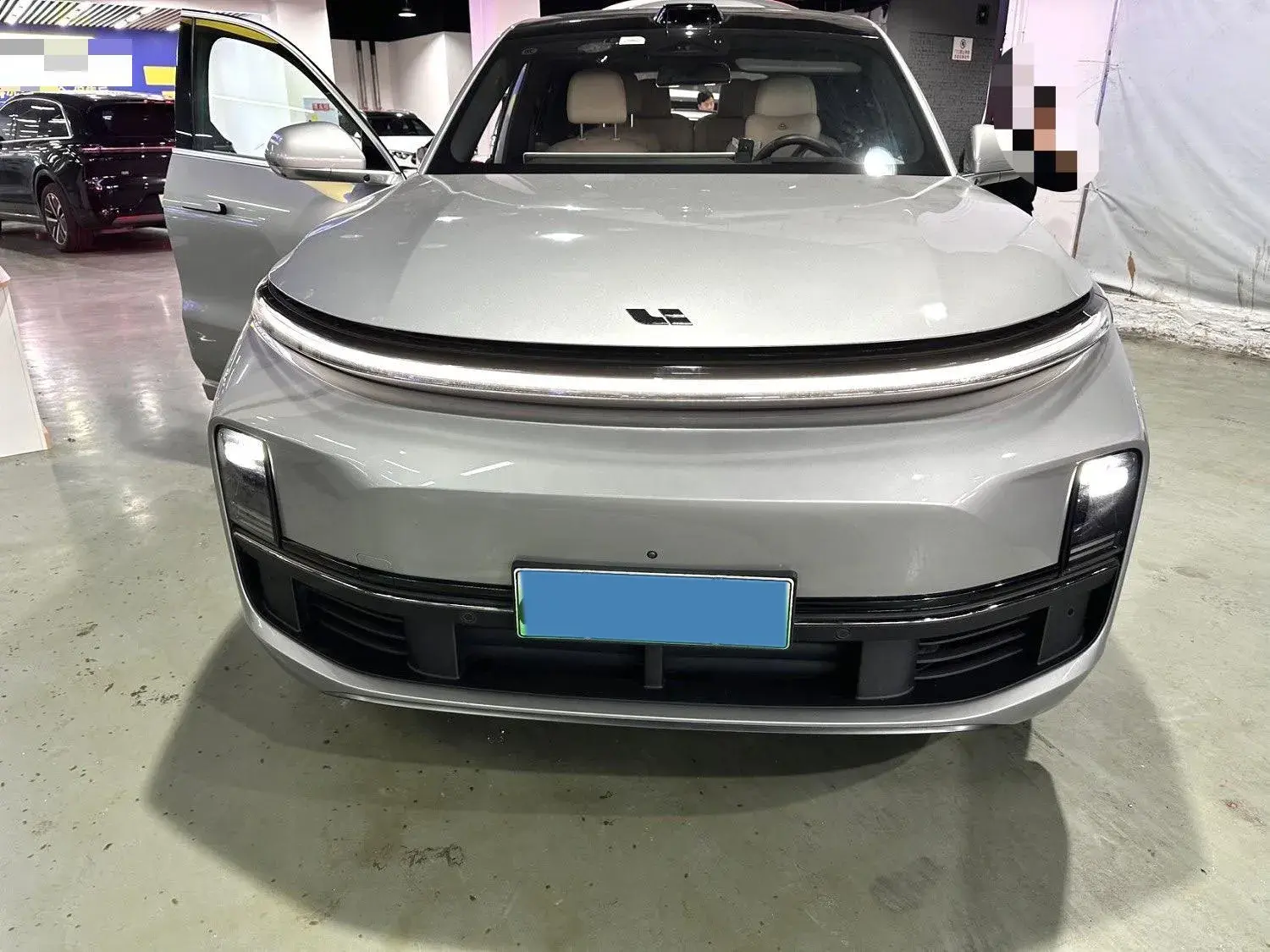 2022 LI L9 thumbnail 2