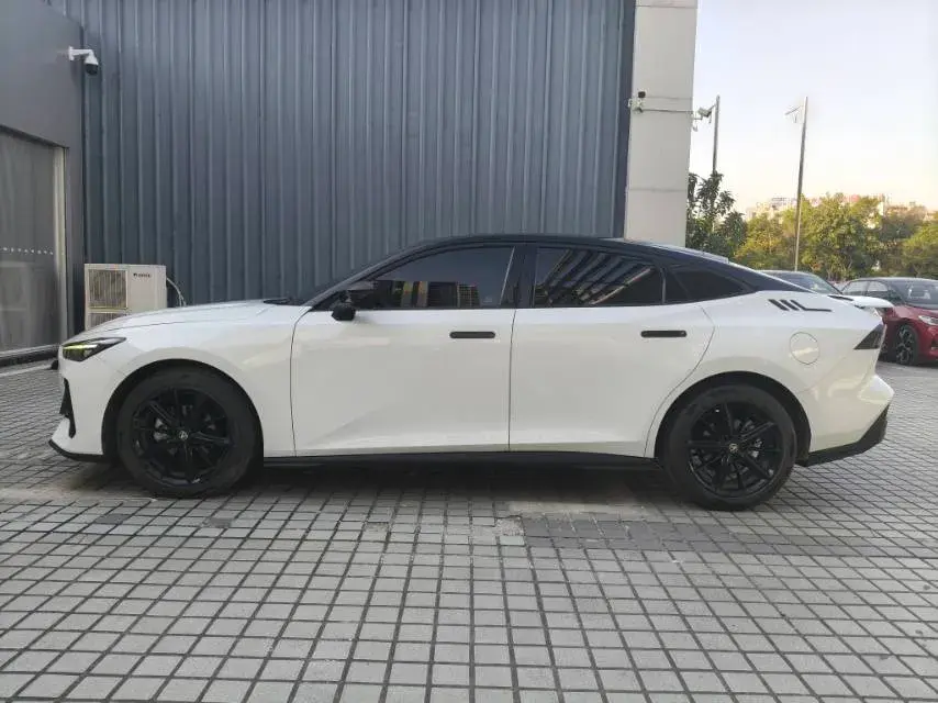 2022 CHANGAN UNI-V thumbnail 3