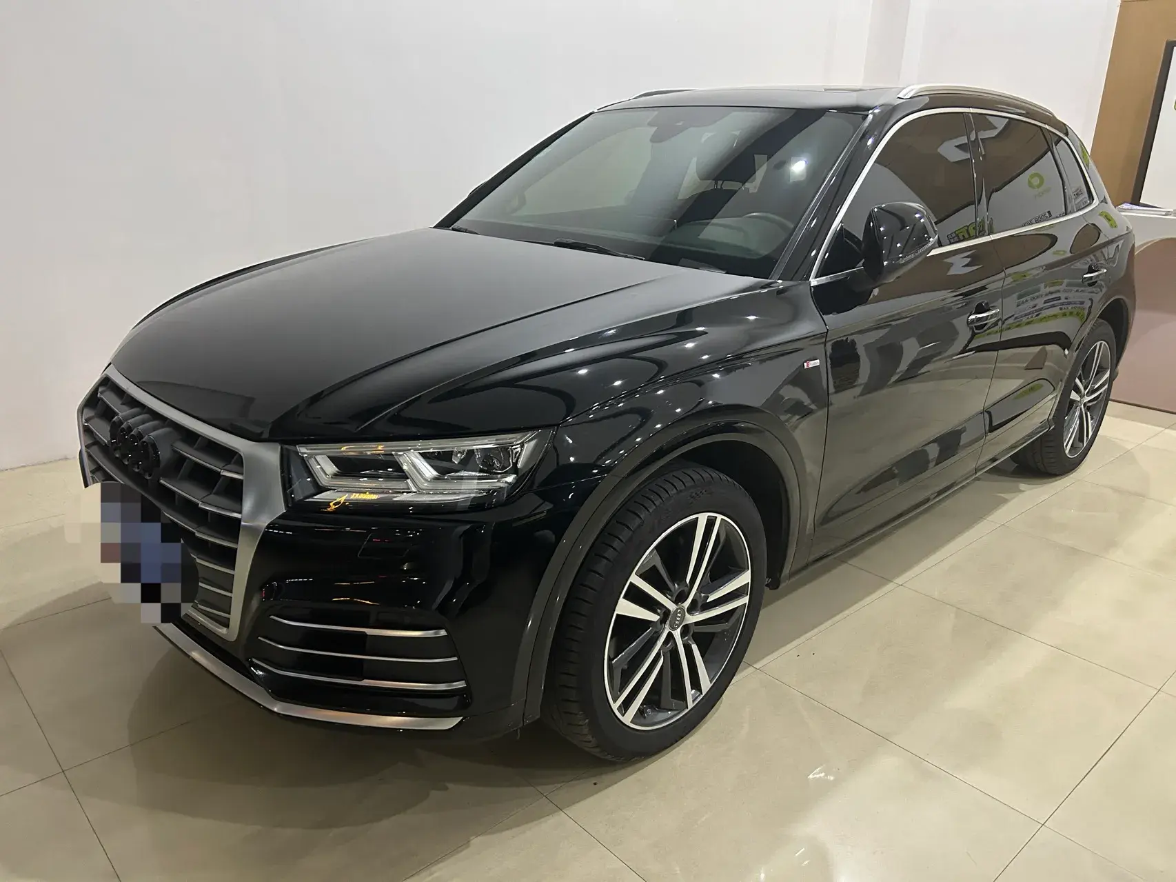2020 AUDI Q5L view 1