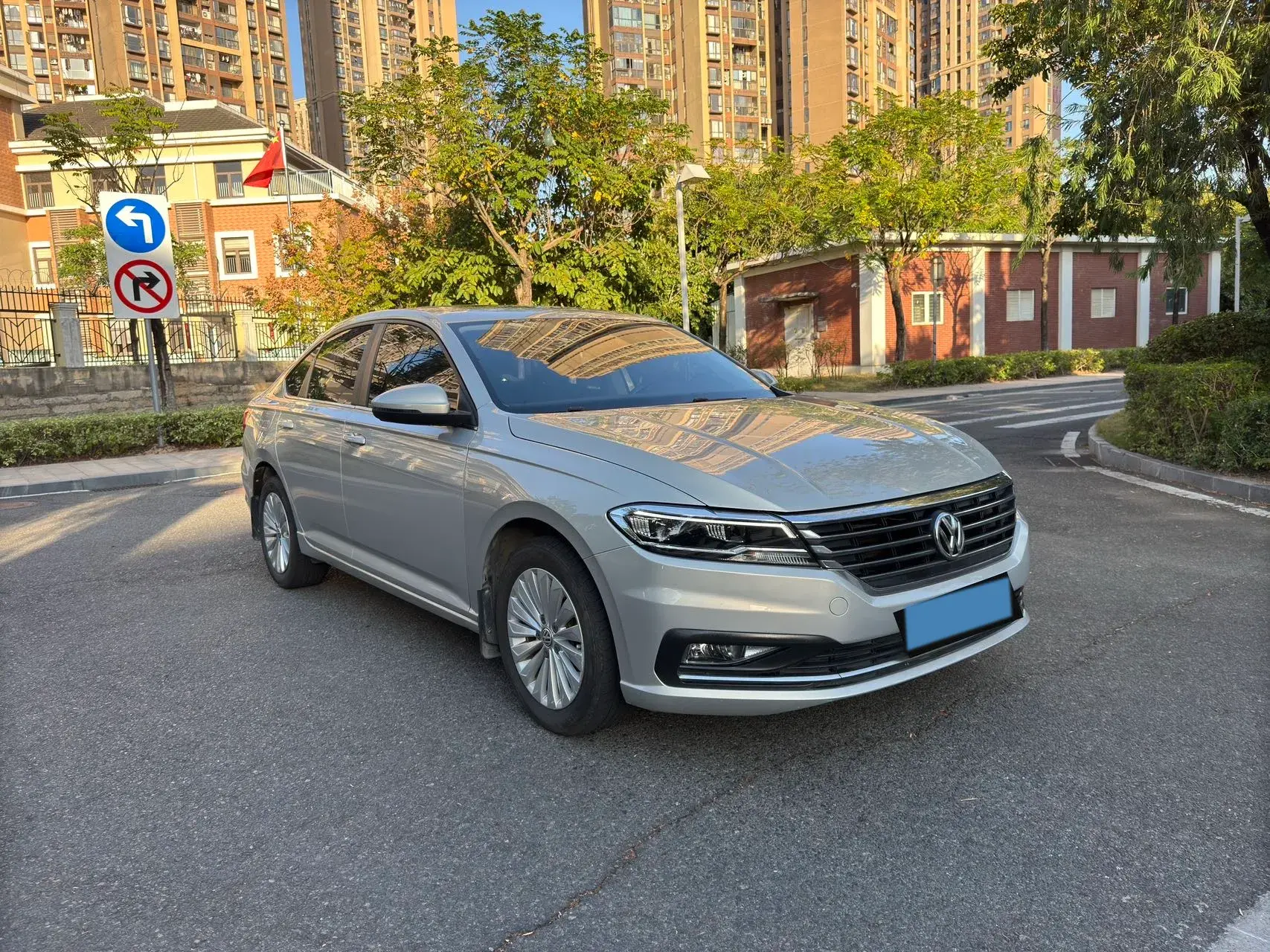 2018 VOLKSWAGEN LAVIDA thumbnail 3