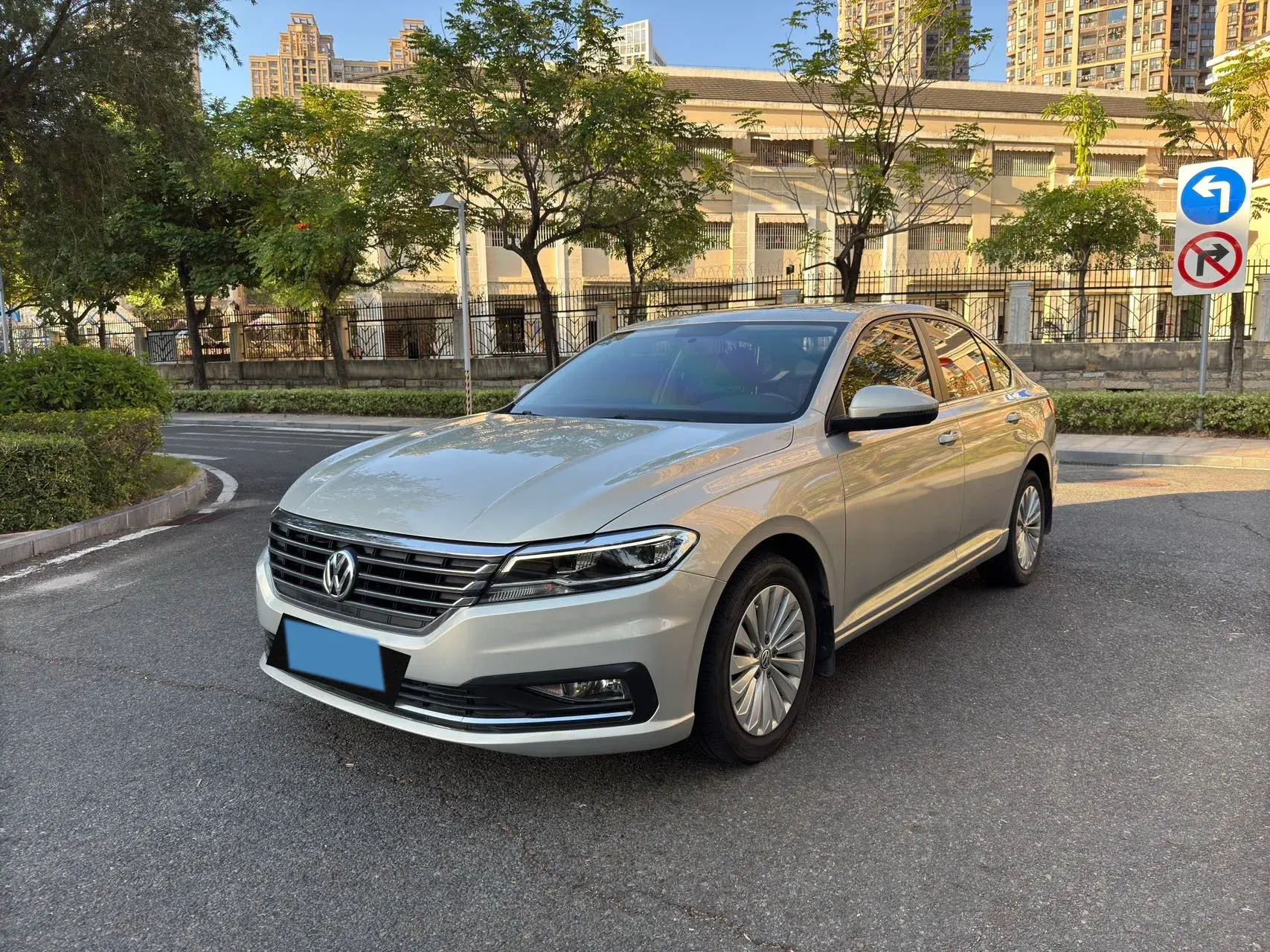 2018 VOLKSWAGEN LAVIDA view 1