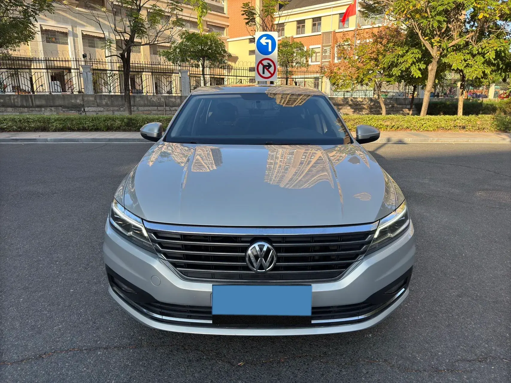 2018 VOLKSWAGEN LAVIDA thumbnail 2