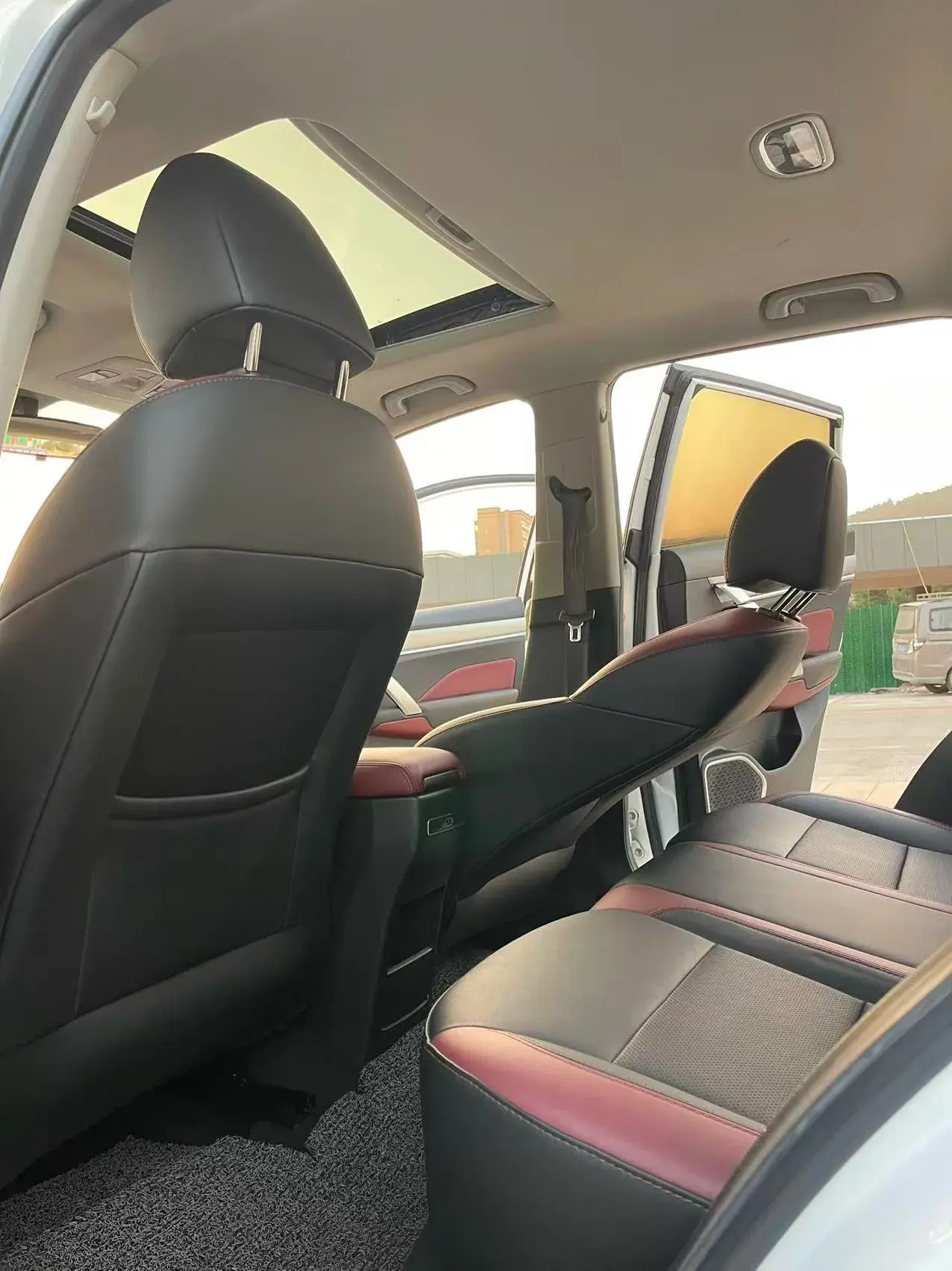 2020 GEELY COOLRAY thumbnail 4