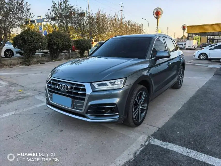 2020 AUDI Q5L view 1
