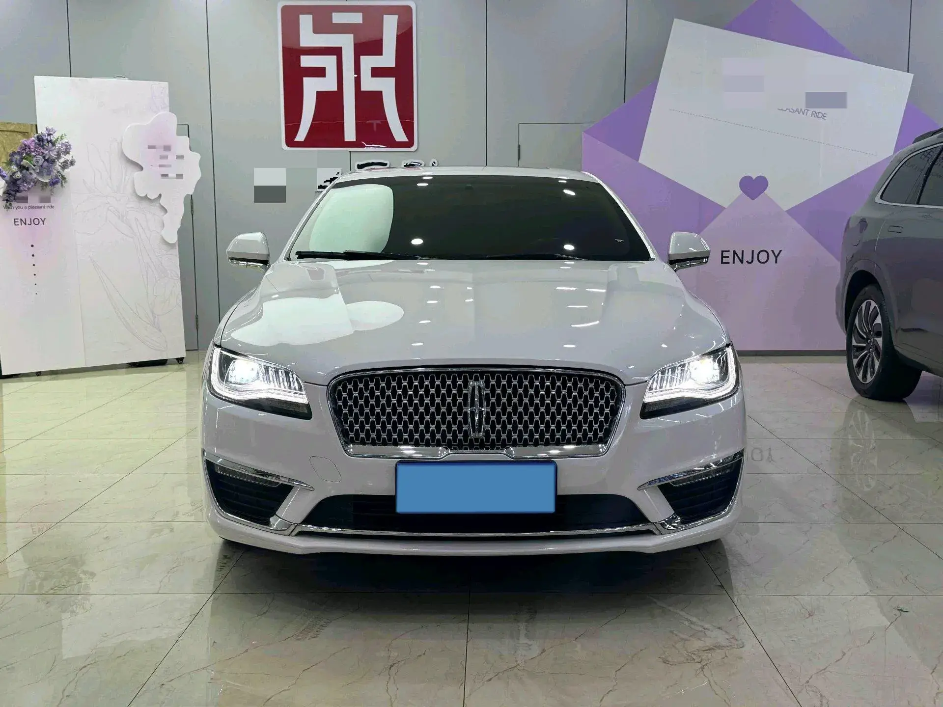 2019 LINCOLN MKZ thumbnail 2