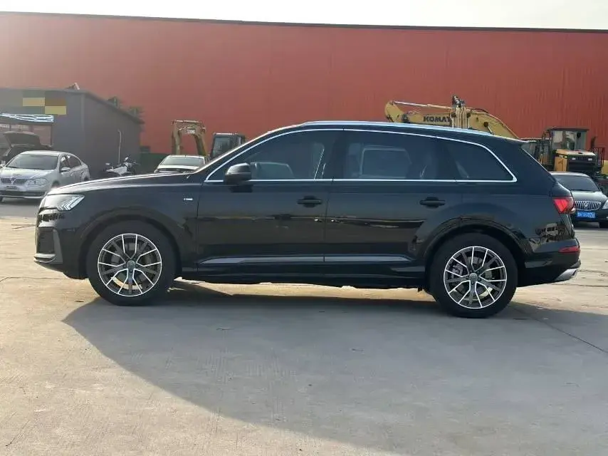 2024 AUDI Q7 thumbnail 3