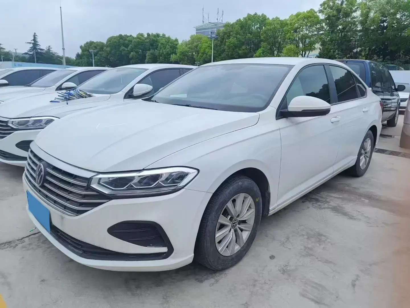 2023 VOLKSWAGEN LAVIDA view 1