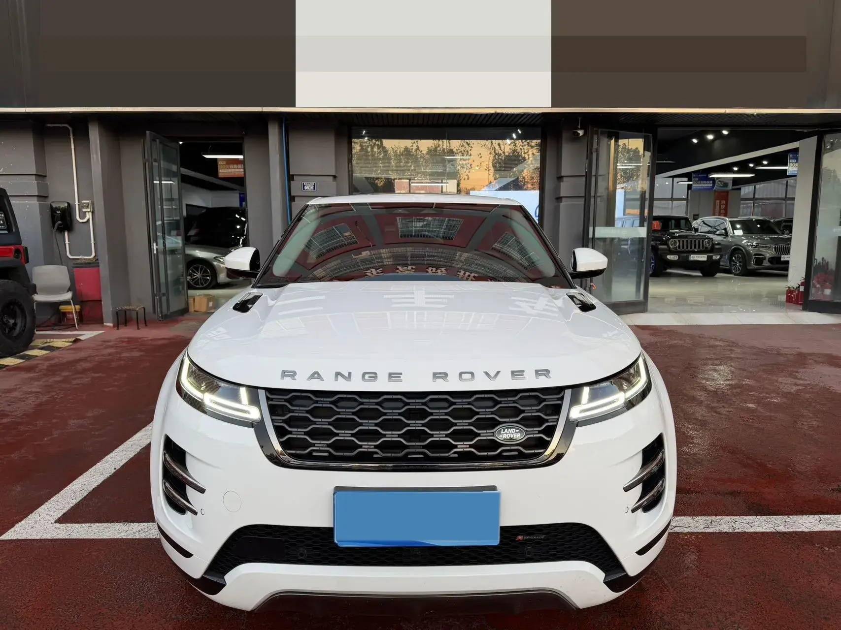 2023 LAND ROVER thumbnail 2