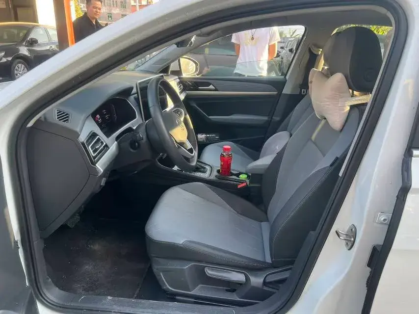 2024 VOLKSWAGEN LAVIDA thumbnail 2