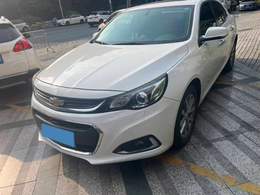 2018 CHEVROLET MALIBU view 1