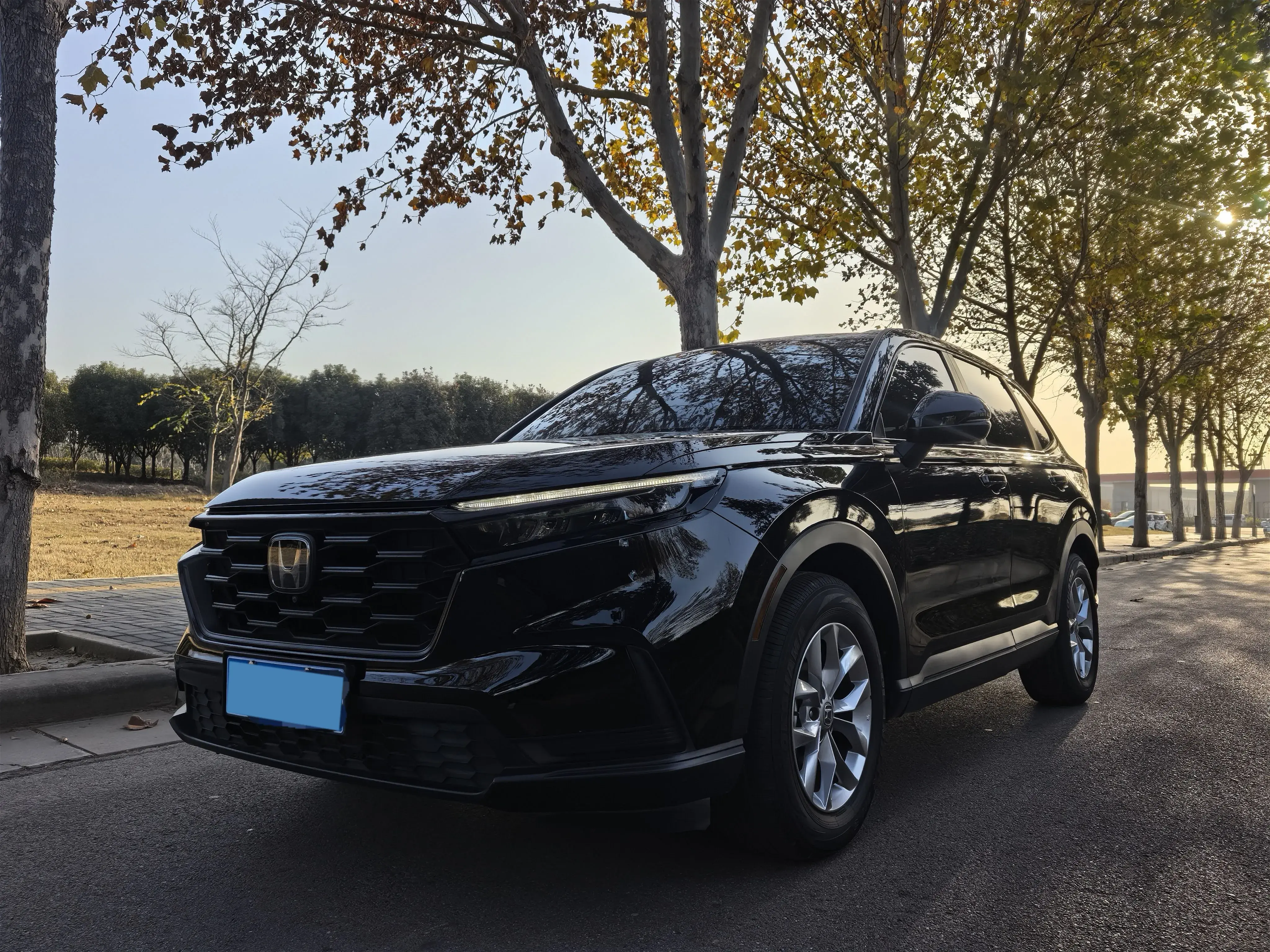 2023 HONDA CR-V view 1