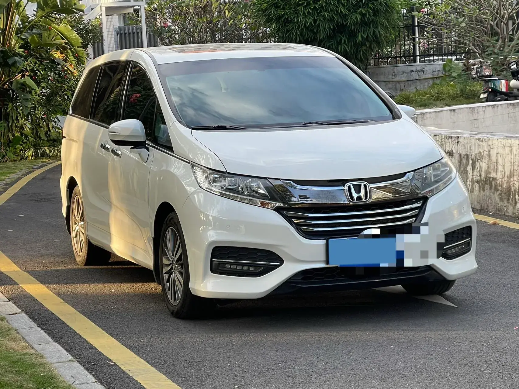 2018 HONDA ODYSSEY thumbnail 3