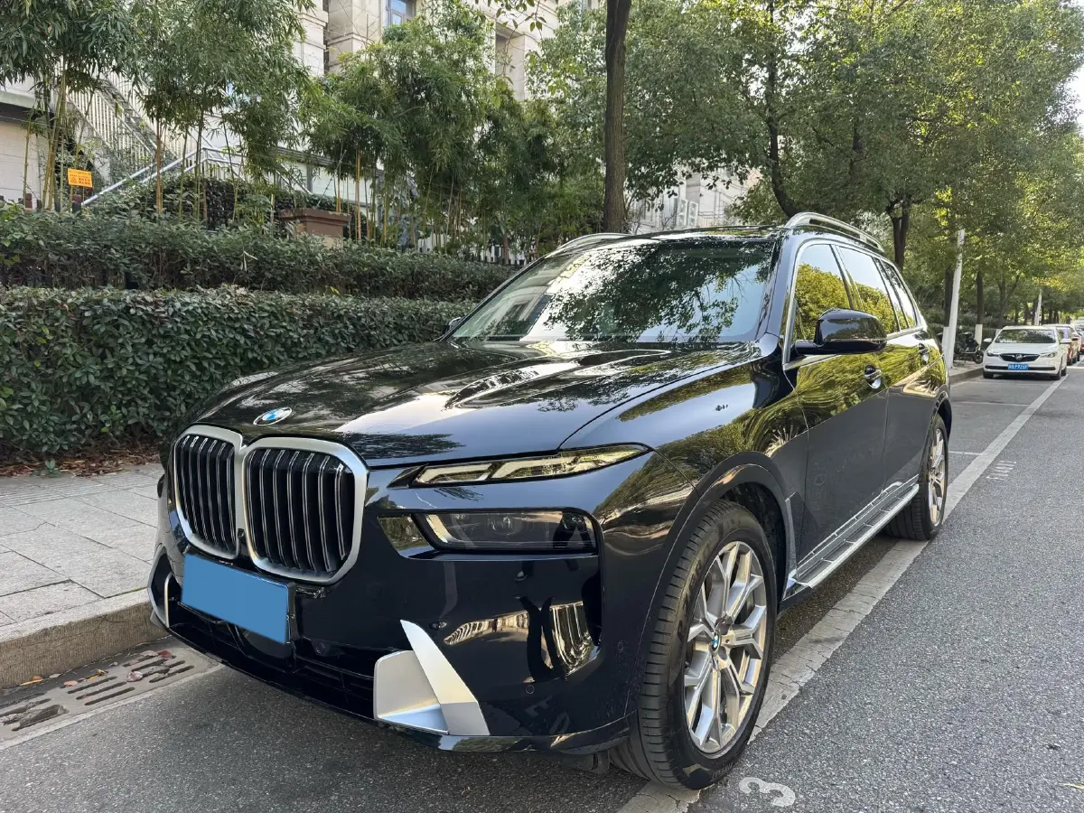 2023 BMW X7 3.0T 381HP L6 8AT