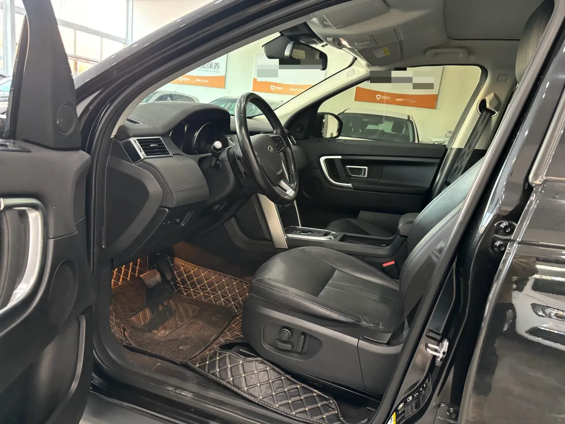 2019 LAND ROVER thumbnail 2