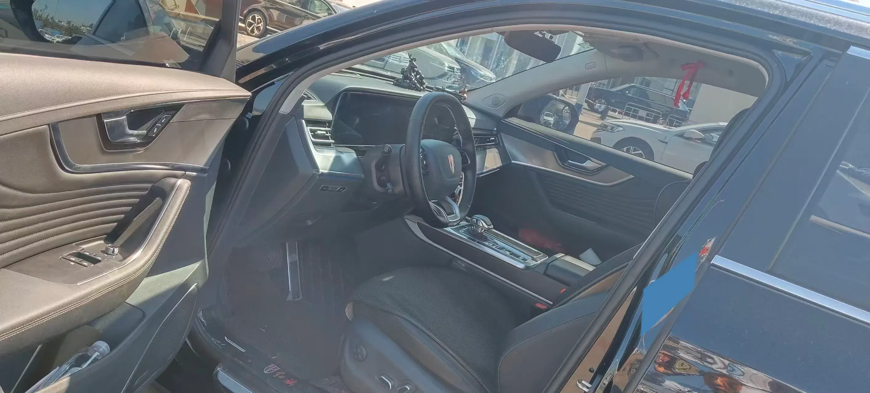 2023 HONGQI HS5 thumbnail 2