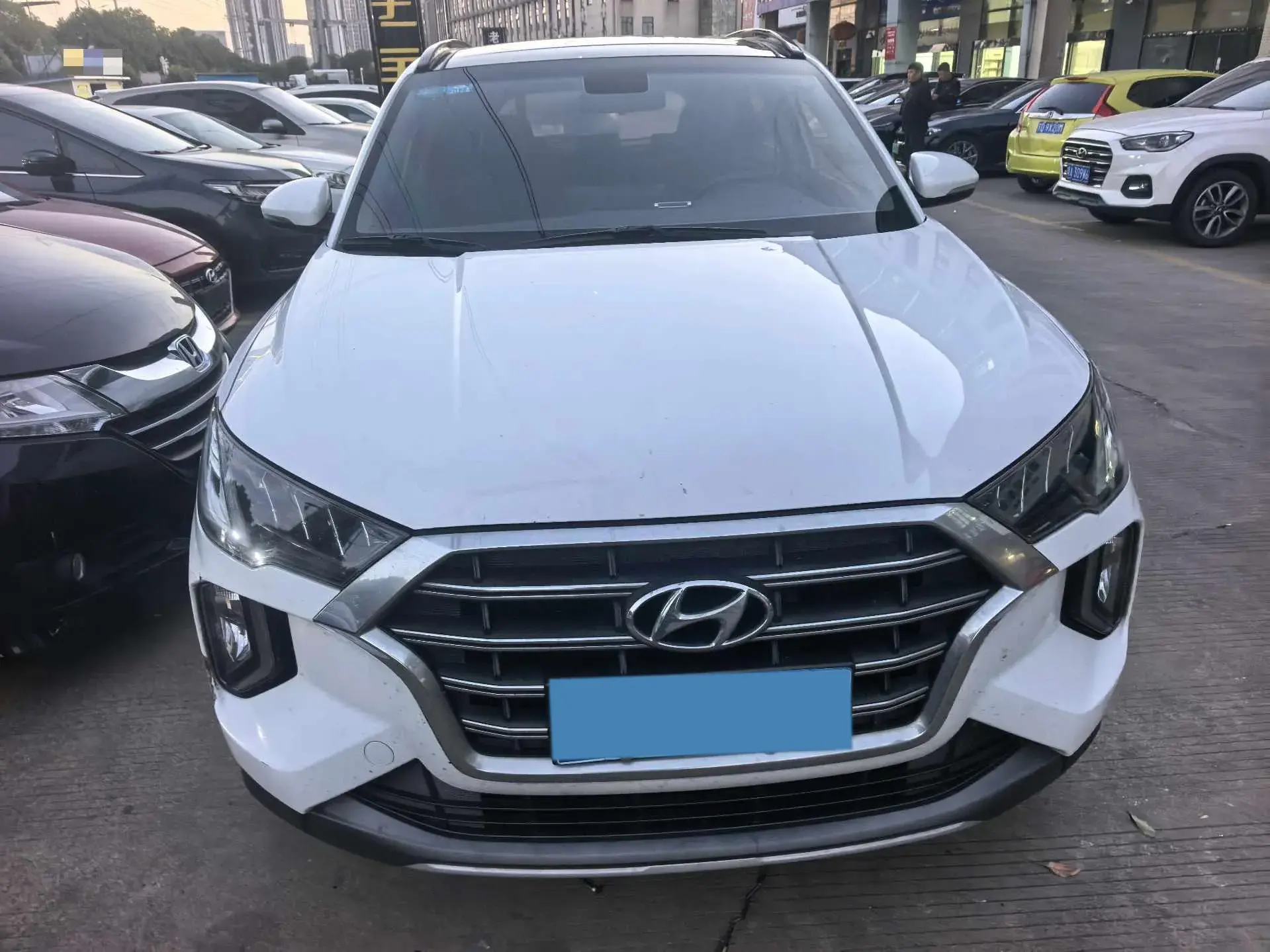 2020 HYUNDAI TUCSON thumbnail 3