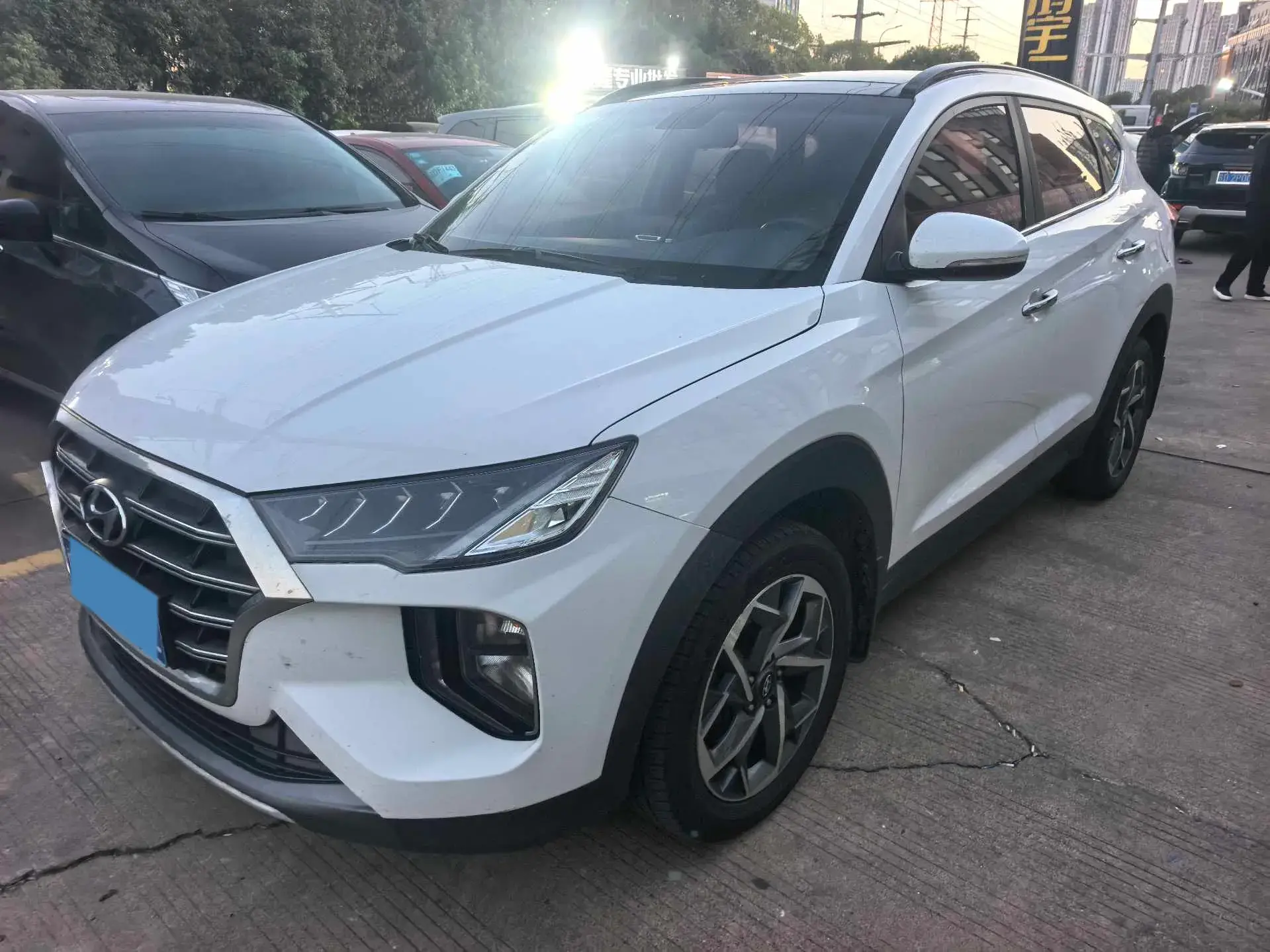 2020 HYUNDAI TUCSON view 1