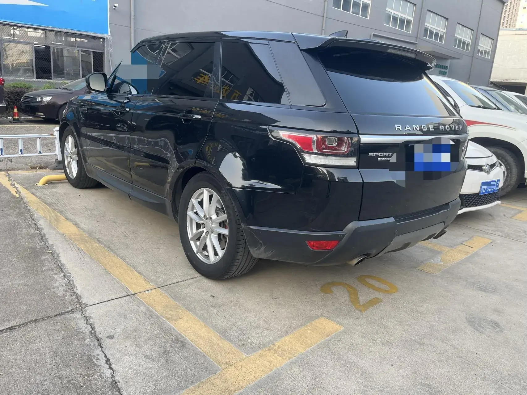 2017 LAND ROVER thumbnail 4